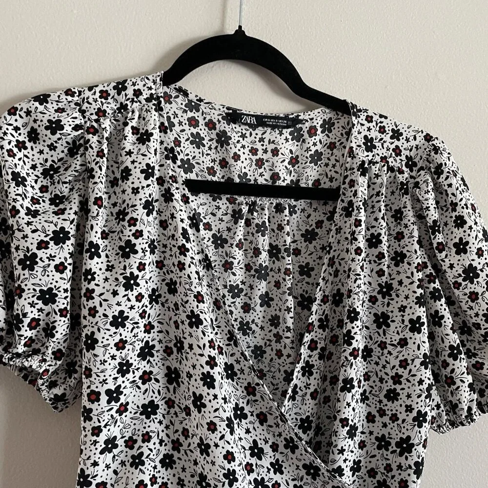 Zara Women S White Ditsy Floral Boho Lightweight Puff Sleeves V-Neck Wrap Blouse